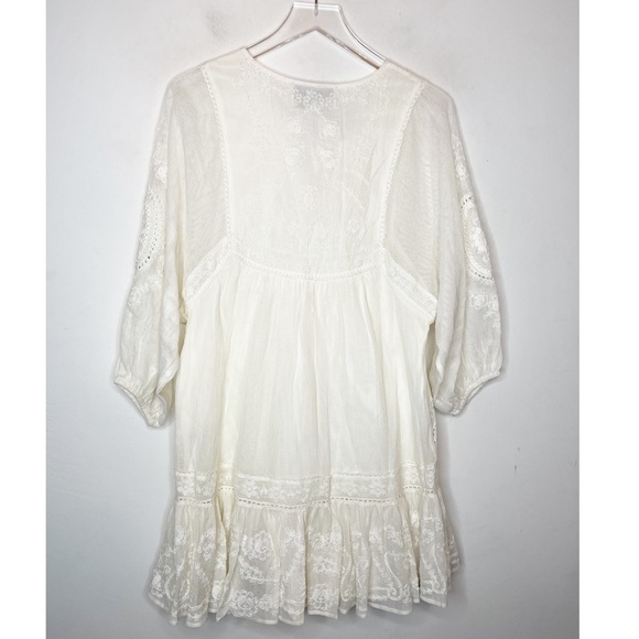ALEXIS Dress in Beautiful Lace. Size Large - Picture 2 of 9